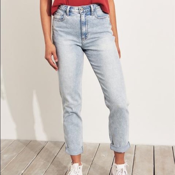 Hollister Denim - SOLD 🔴 Hollister ultra high rise mom Jean vintage